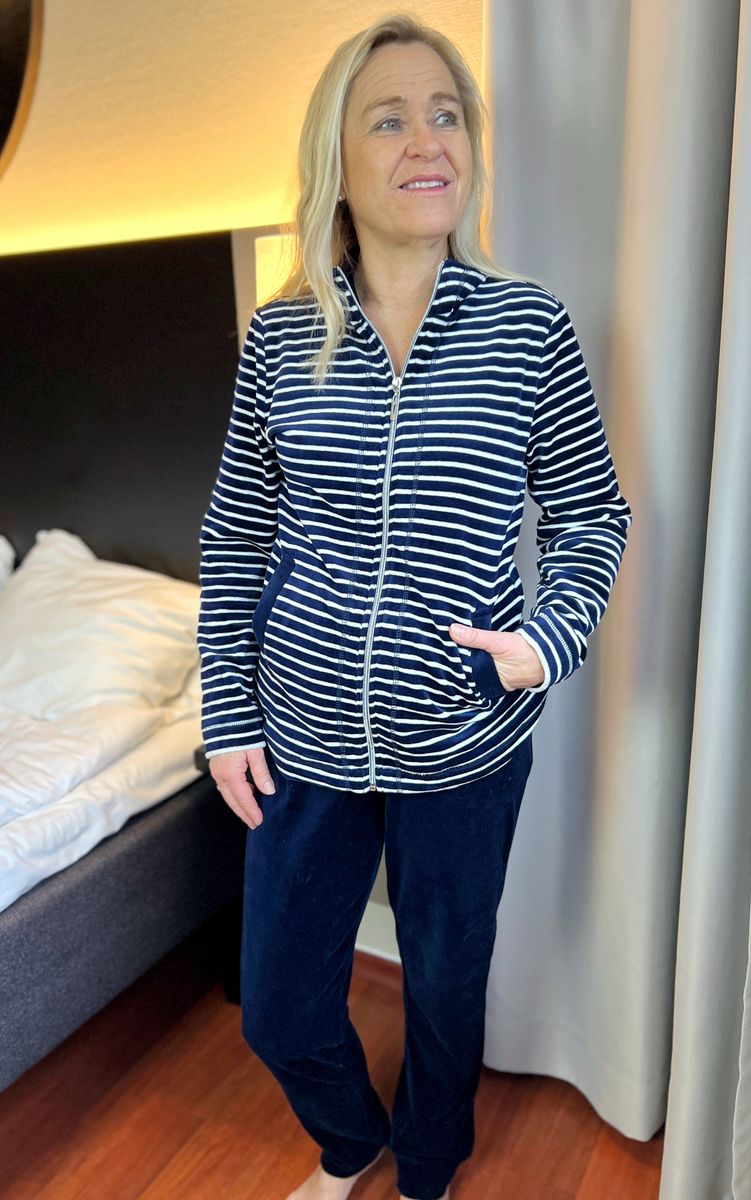 Anne kosedress stripet marine