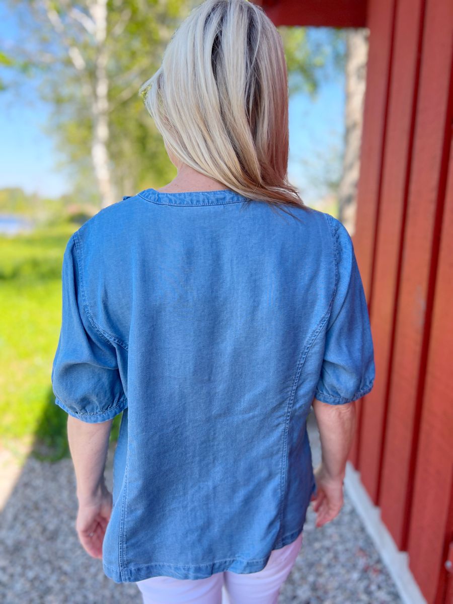Sølvi bluse volang