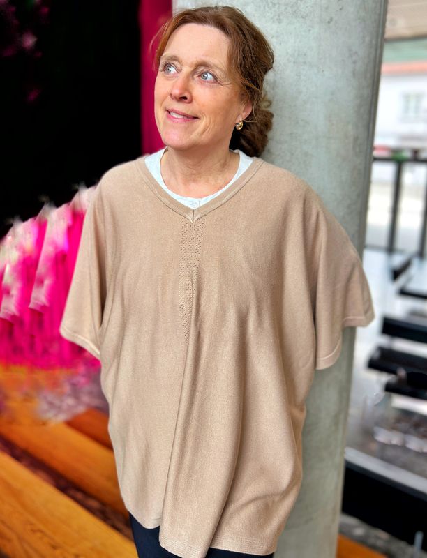 Sølvi poncho valnøtt
