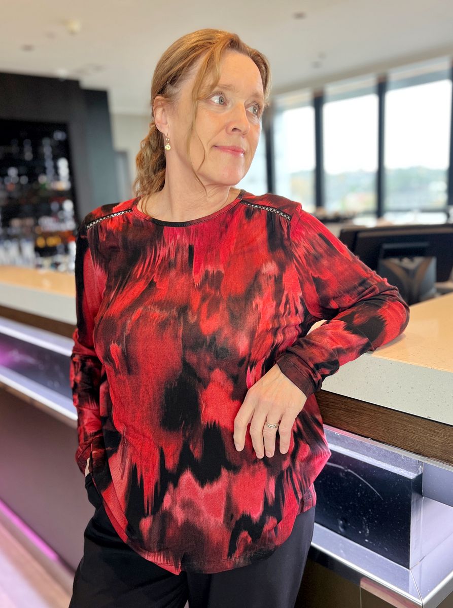 Helga topp karminrød