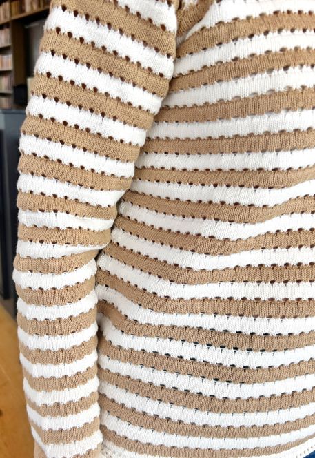 Hovedbilde Lisen bomullsgenser sandfarget stripe