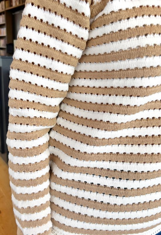 Lisen bomullsgenser sandfarget stripe