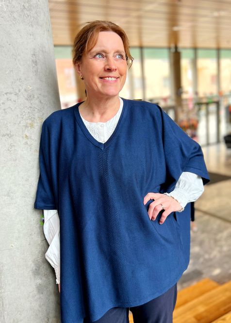 Hovedbilde Sølvi poncho marineblå