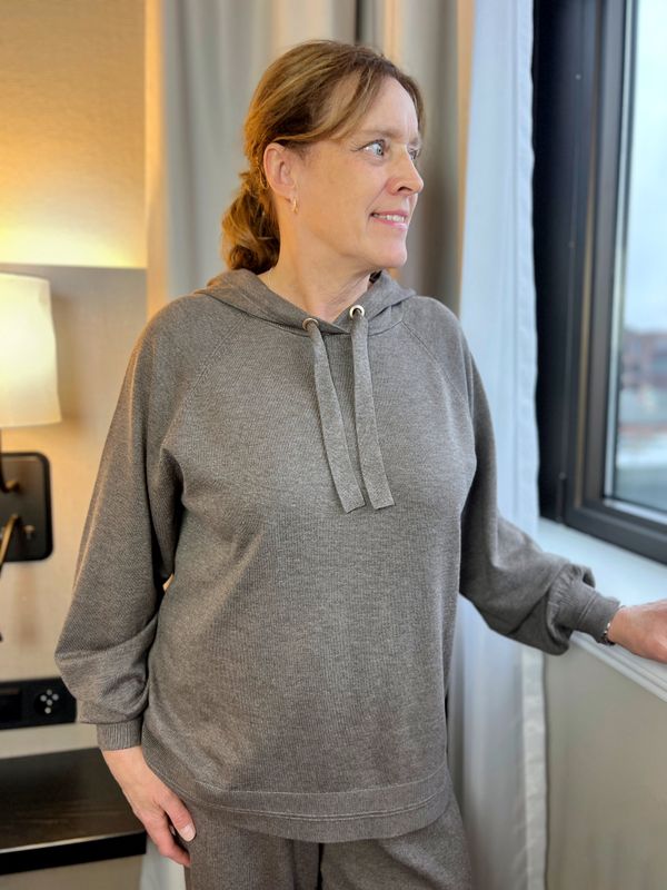 Gabrielle genser valnøtt