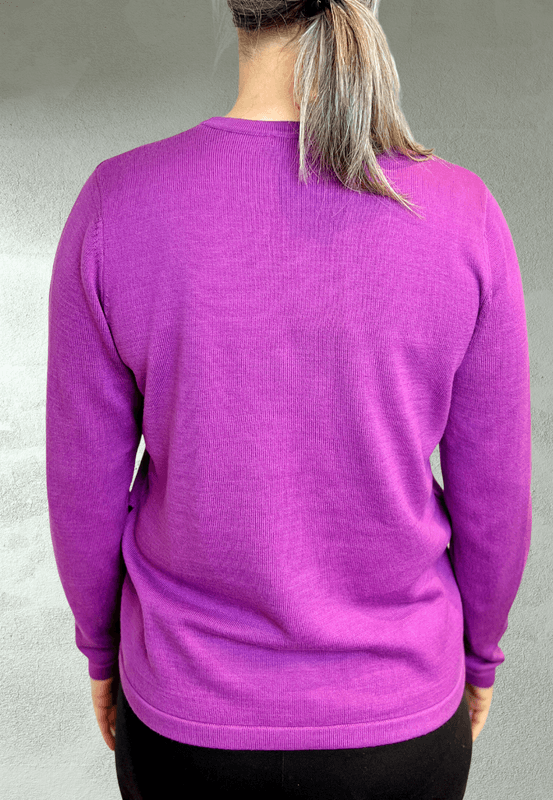 Laila strikkegenser med stripe lilla