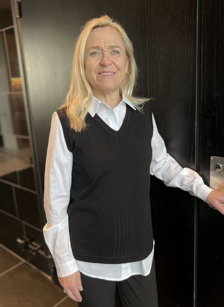 Hovedbilde Helga vest svart