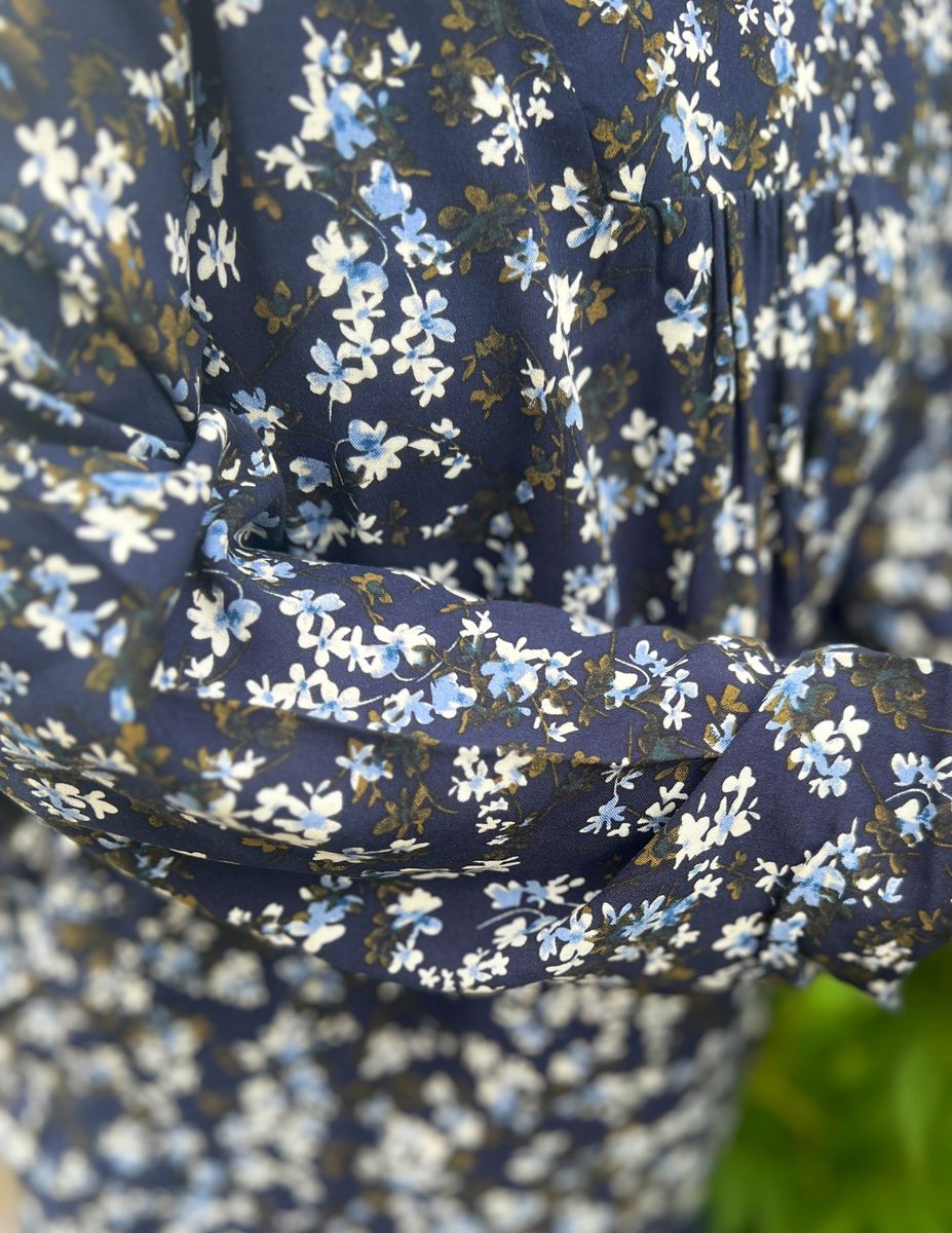 Marion bluse blå engblomst