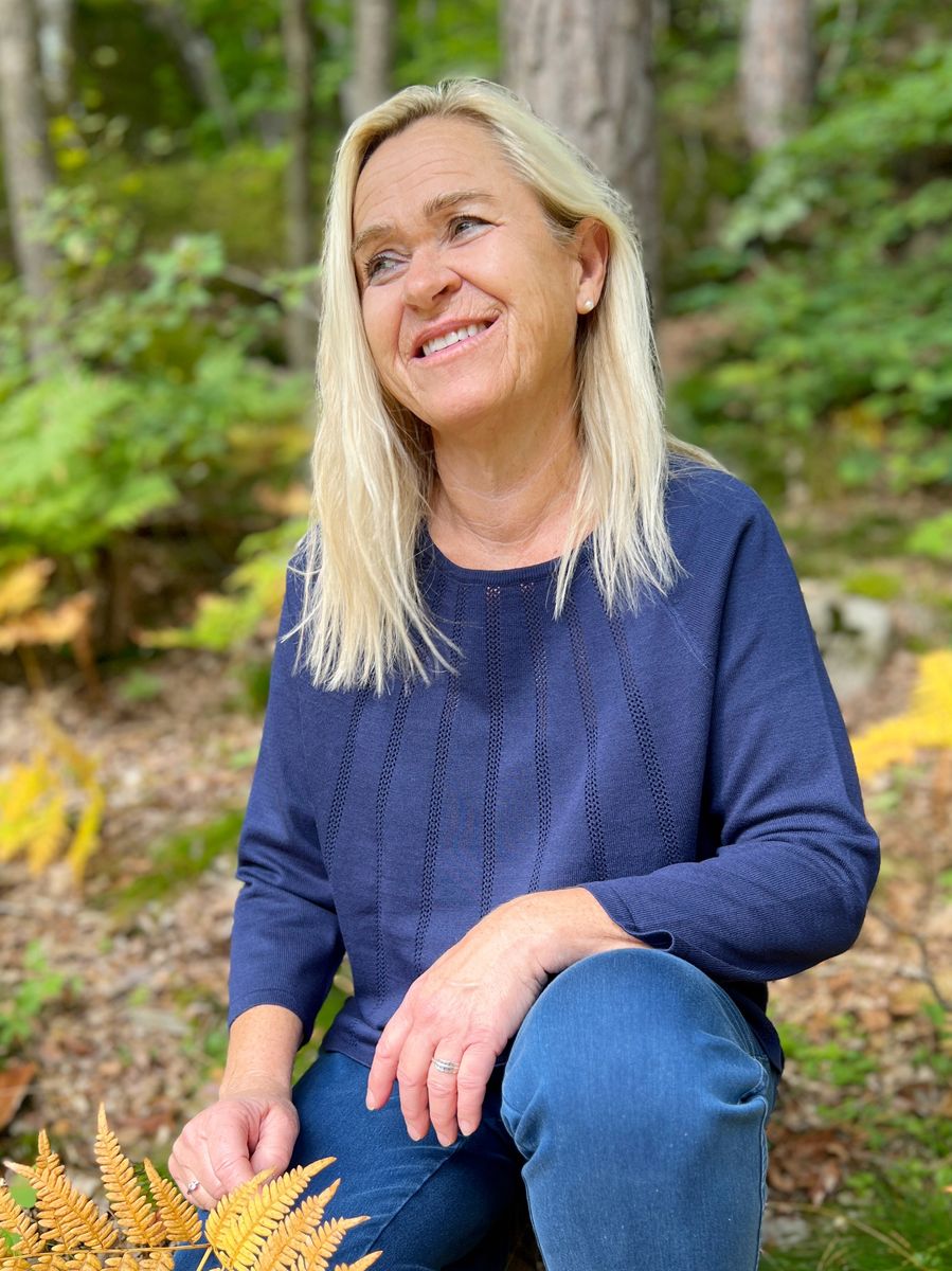 Nelly genser blå marine