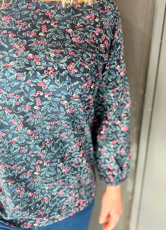 Julie topp blå blomst