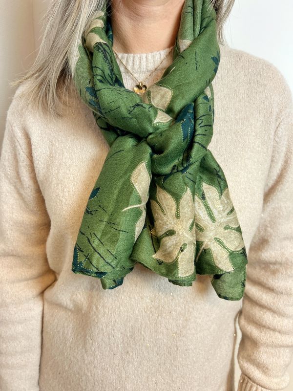 Skjerf green leaf